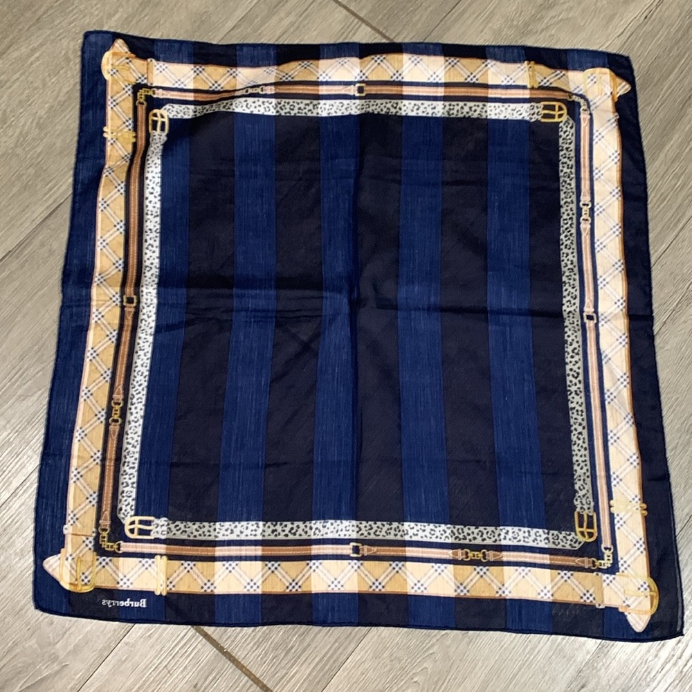 Burberrys Vintage Navy Belt & Nova Check Print Handkerchief Neck Scarf - Picture 4 of 6
